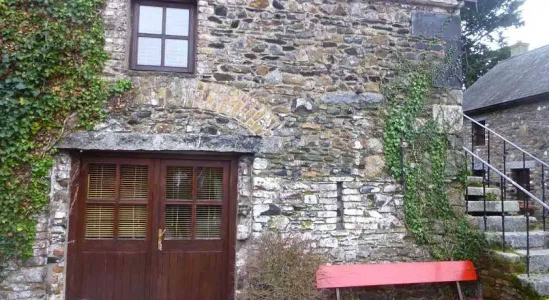 Belan Lodge - Courtyard Accommodation,"The Ebenezer"