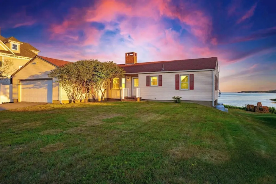 Oceanfront Ping Pong 1 Min Walk to Beach Pets Welcome