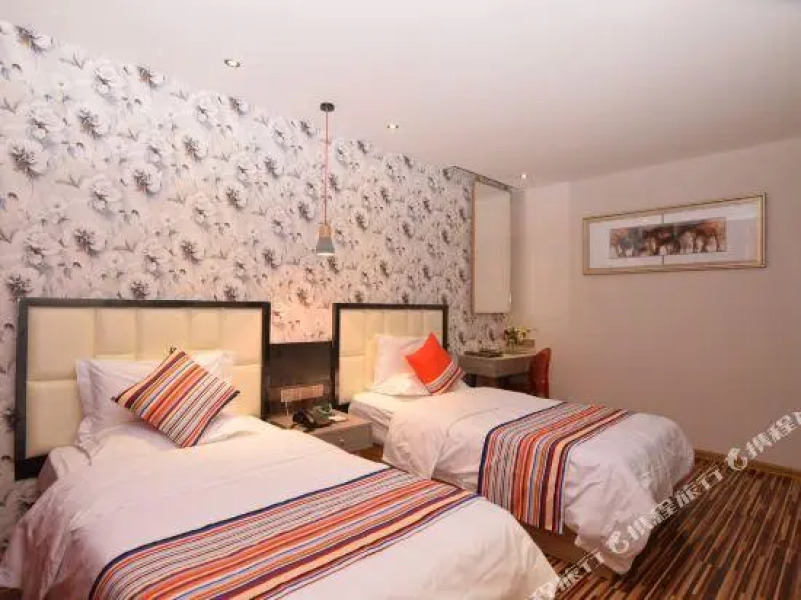 Plateau Impression Hotel (Xining Dongguan Dasi Mojia Street)