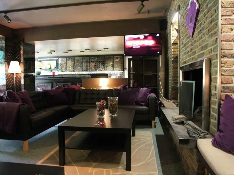 La Roche Riverside Mansion