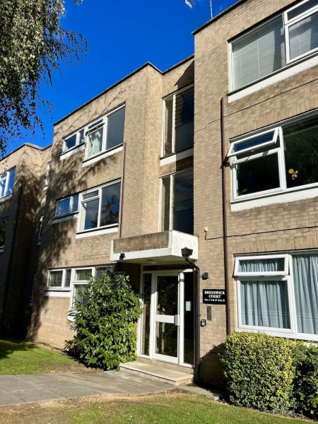 BookedUK - Lovely 2BR Flat in Hoddesdon