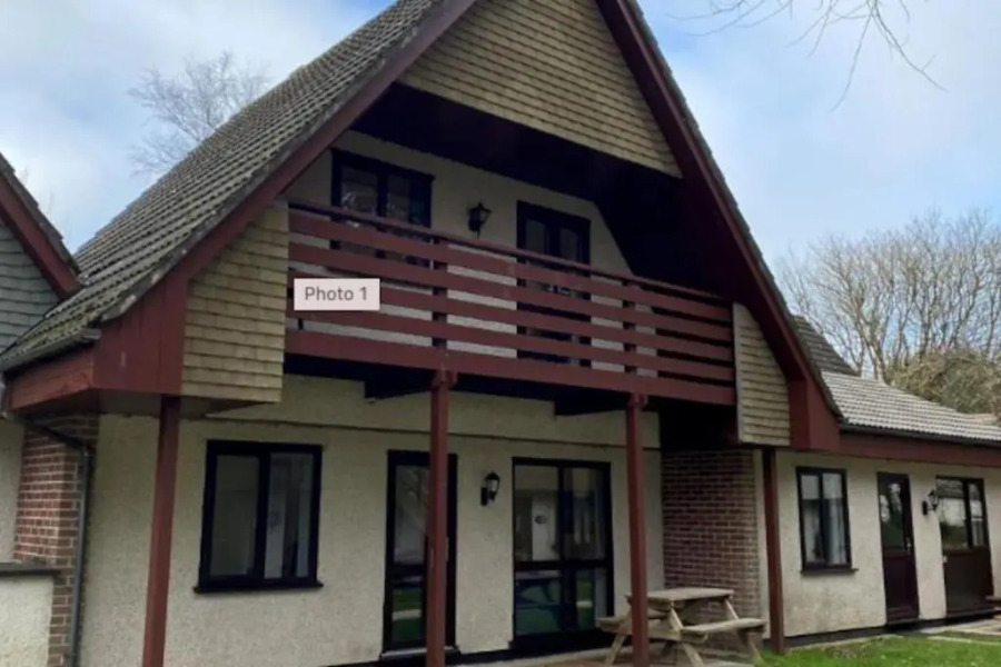 Trevithick Cottage Sleeps 6, Dog Friendly, Parking