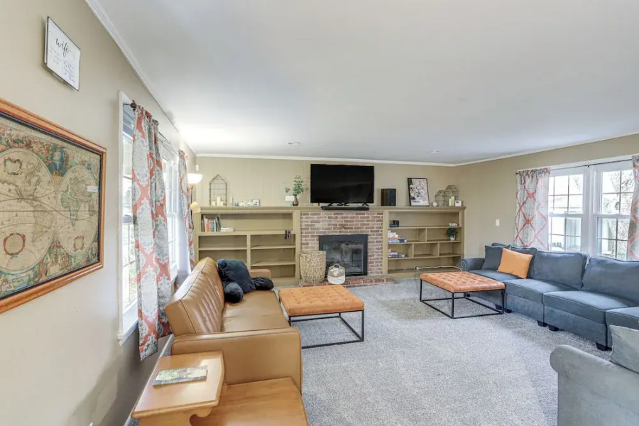 Central & Private Milan Home ~ 10 Mi to Sandusky!