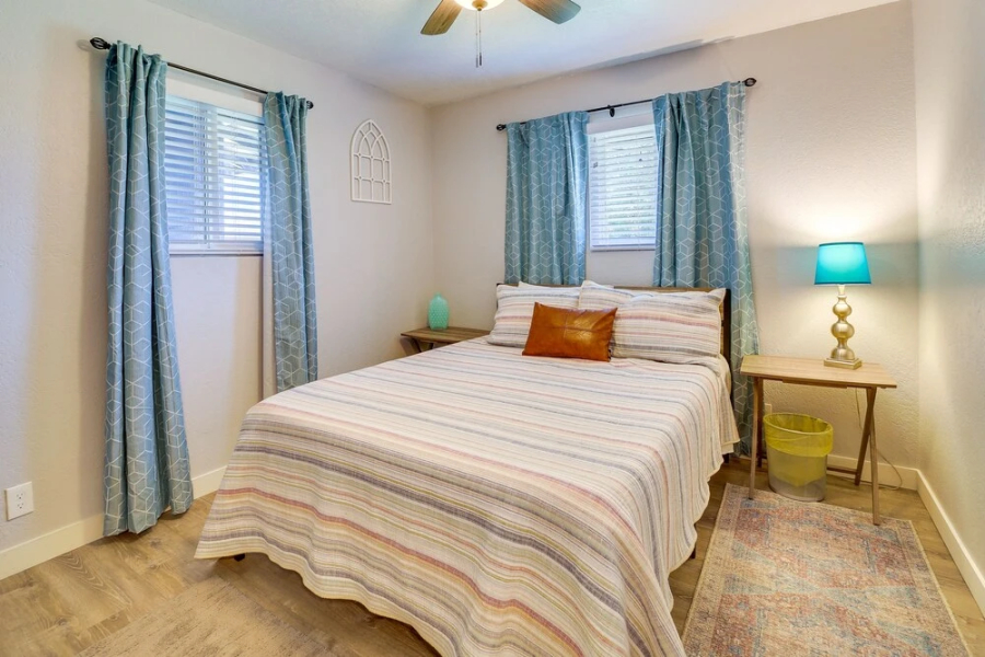 Cozy Cottonwood Home w/ Covered Patio & Gas Grill!