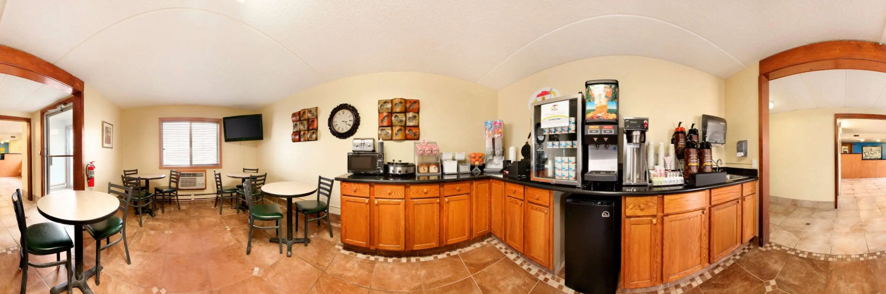 Super 8 by Wyndham West Fargo Main Ave ND