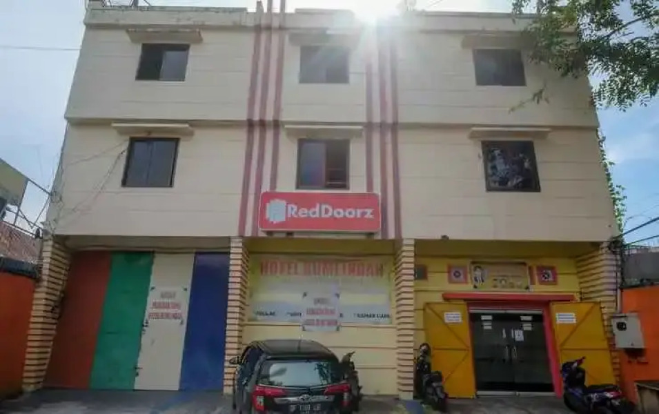 RedDoorz near Pelabuhan Nusantara Parepare