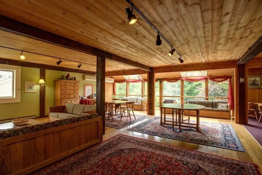 Snowy Owl Inn And Resort