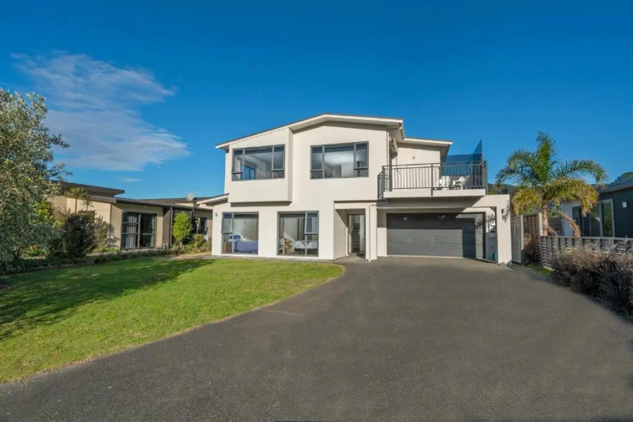 Pauanui Hangar Retreat - Pauanui Holiday Home