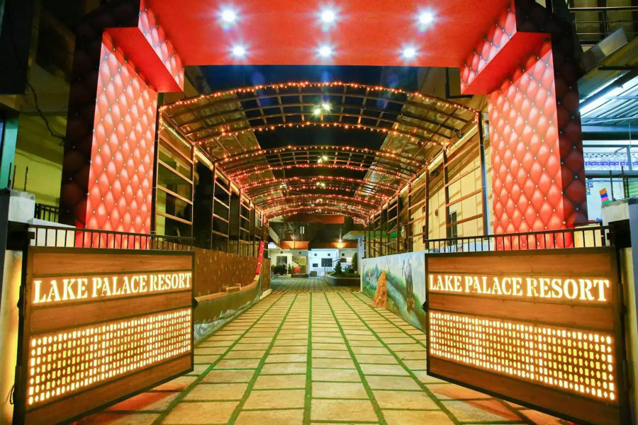 Lake Palace Family Resort Kumarakom