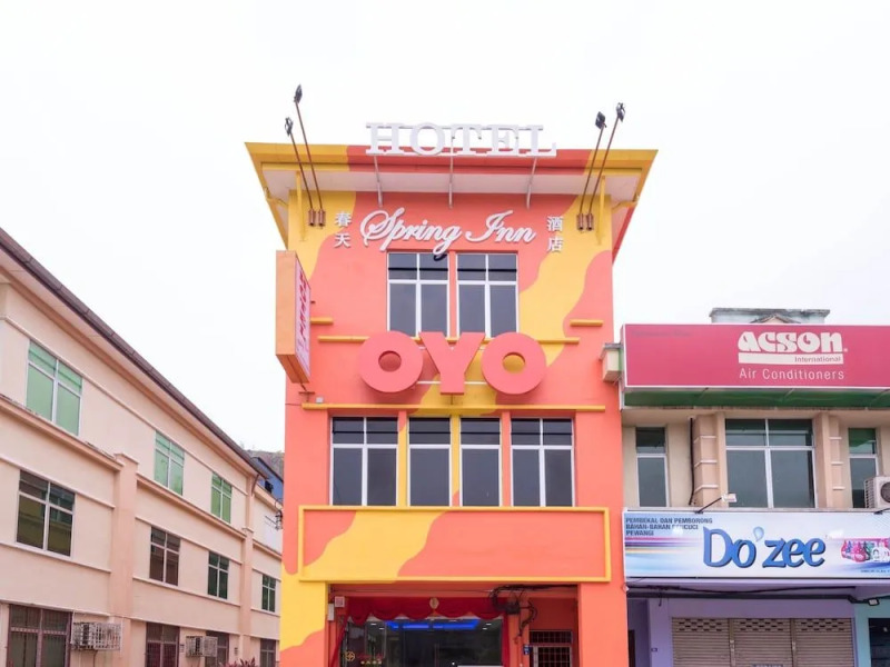 Super OYO Capital O 89366 Spring Inn Hotel