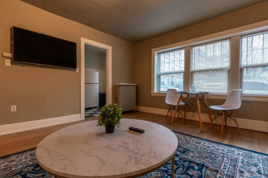 Condo in Historic Building - Long Term Stays Welcome!