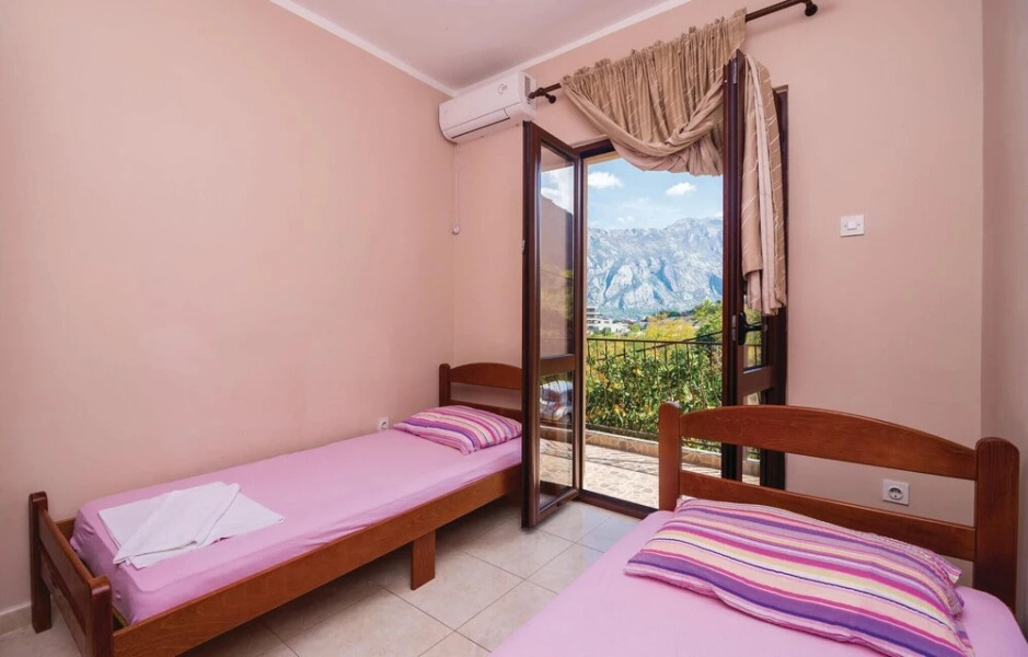 Beautiful Home in Markov Rt With Wifi and 2 Bedrooms