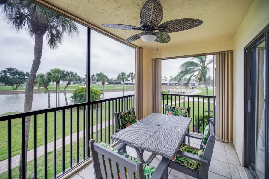 Stylish Fort Myers Condo ~ 2 Mi to Beaches!