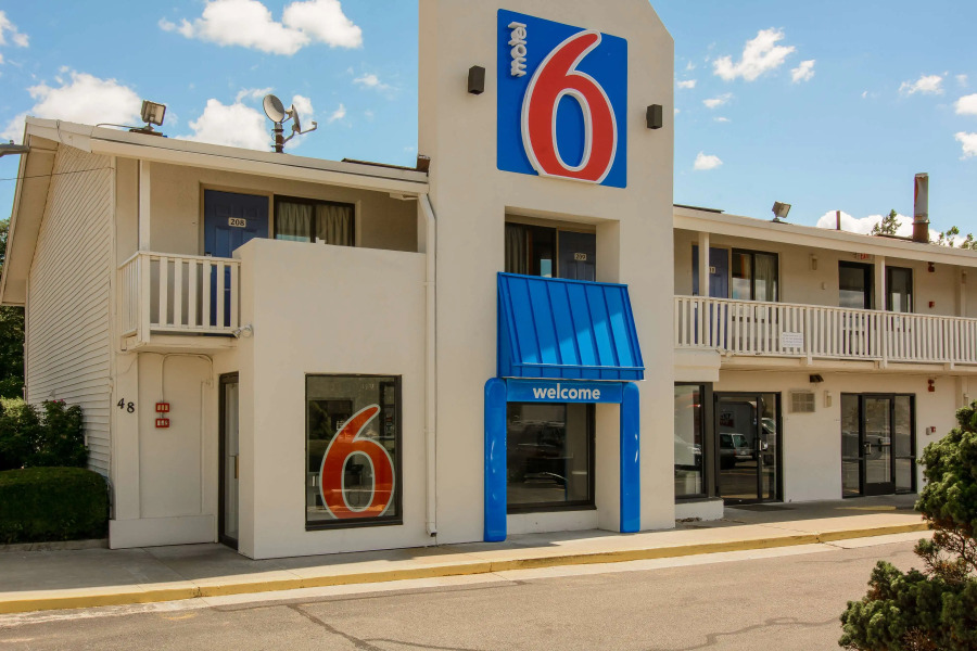 Motel 6 Leominster, MA