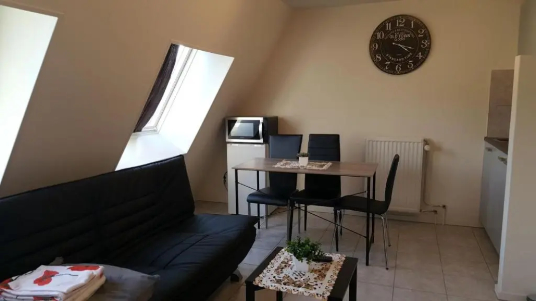 Apartment + Studios Insulinde