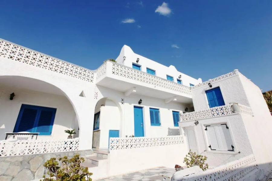 Mina Beach Hotel