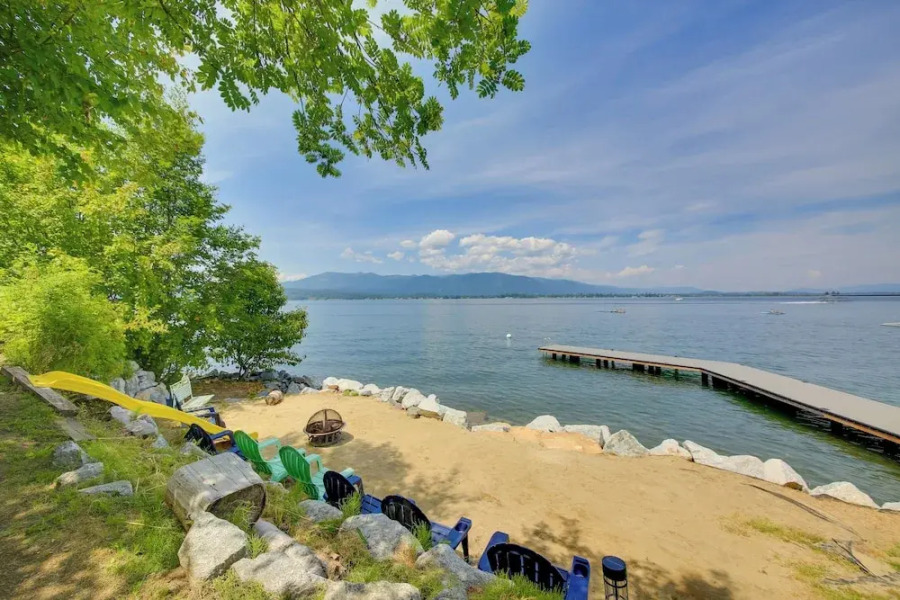 ~14 Mi to Schweitzer Mtn: Lakefront Home