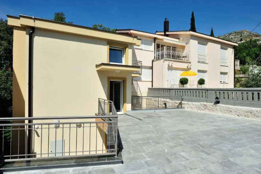 Apartments Old Bridge