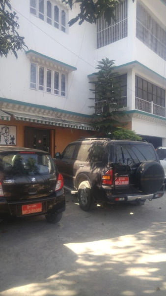 Tropical Toppings & Suite Rooms