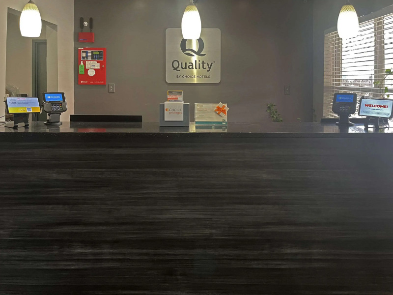 Quality Inn & Suites Cincinnati Sharonville