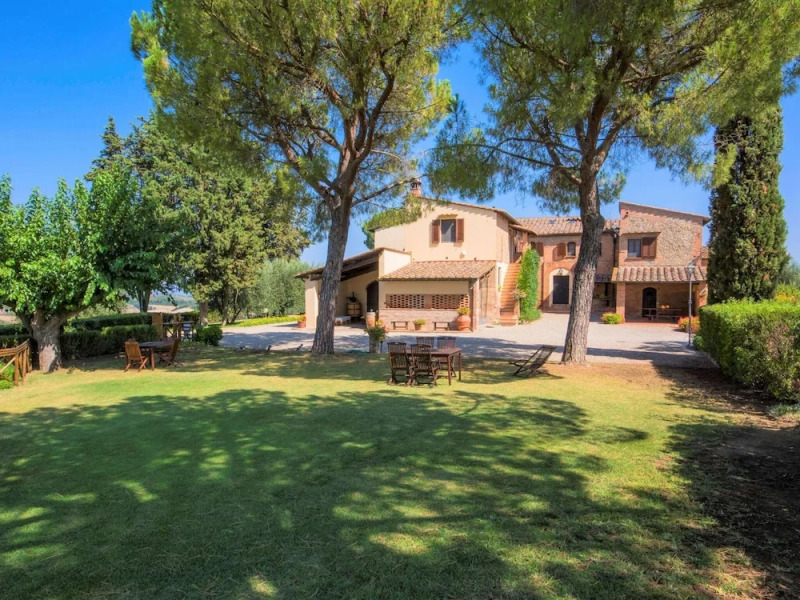 Apartment in Castelfiorentino With Pool