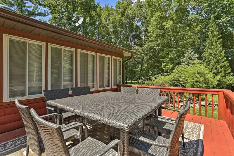 Hike + Ski: Log Cabin in East Stroudsburg!