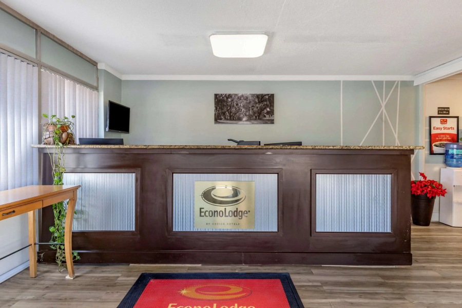 Econo Lodge Conway Central