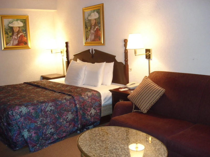 The Lodge Hotel and Banquets