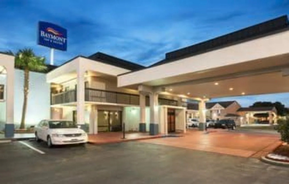 Baymont Inn and Suites - Florence