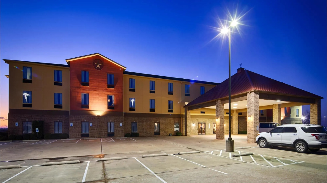 Holiday Inn Express & Suites N Waco Area - West by IHG
