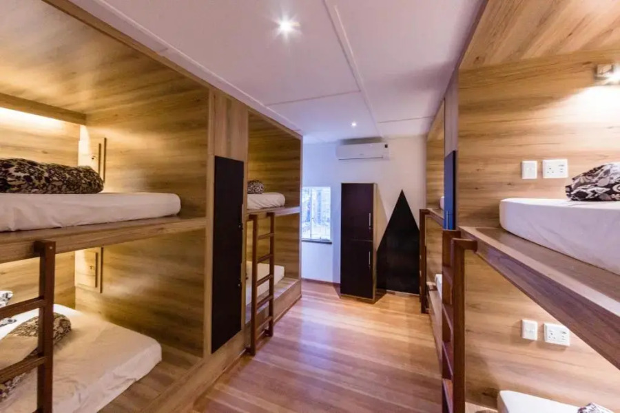 Back2Roots Backpackers