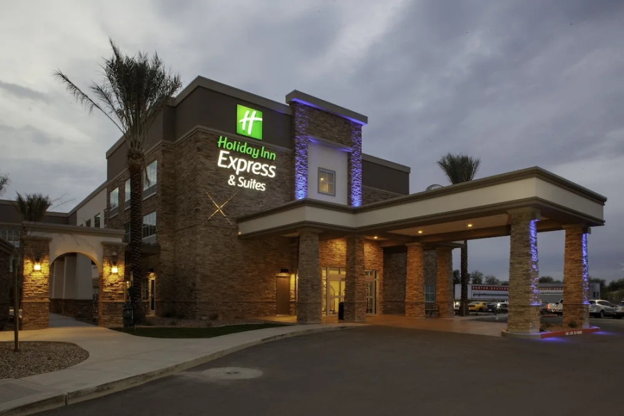 Holiday Inn Express & Suites Phoenix East Gilbert an IHG Hotel