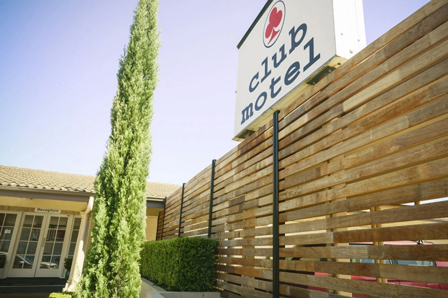Club Motel