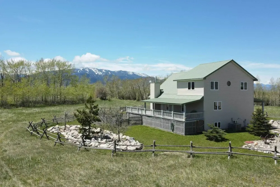 The Front Porch 20-acre Country Home w/ Mtn View