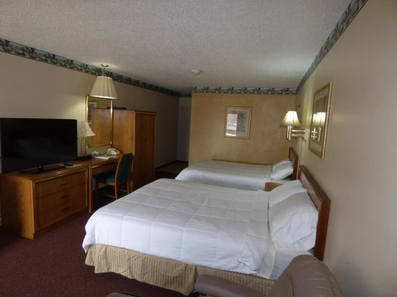 Four Seasons Motel