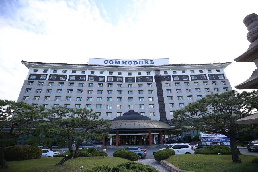 Commodore Hotel