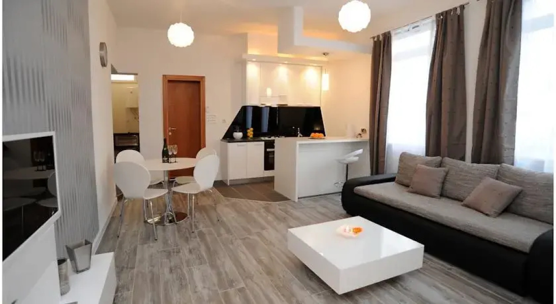 Apartments D&G-I