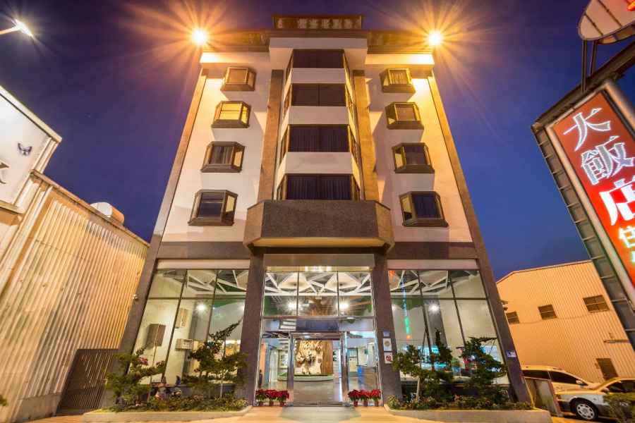Yadi Hotel