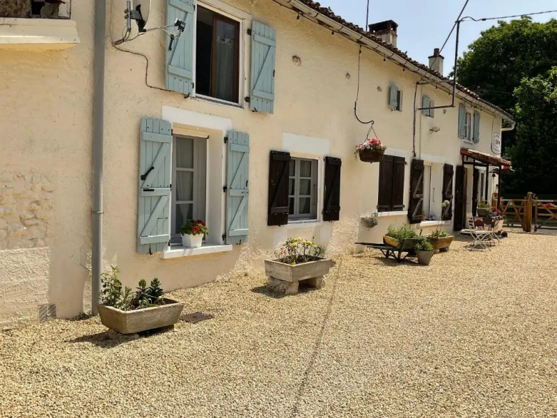 Le Jardin de Rose 24 FEUILLEBERT Romagne 86700