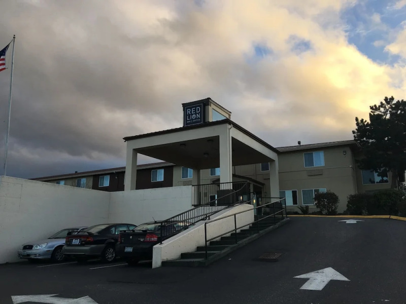Days Inn and Suites Sequim