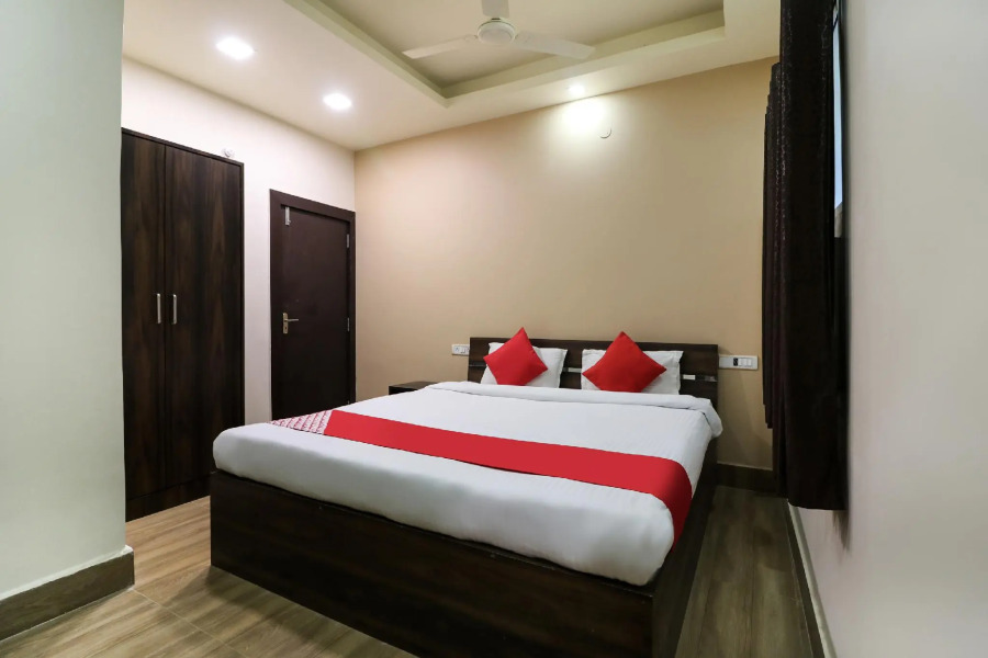 OYO Flagship 43723 Hotel Crystal Riverside