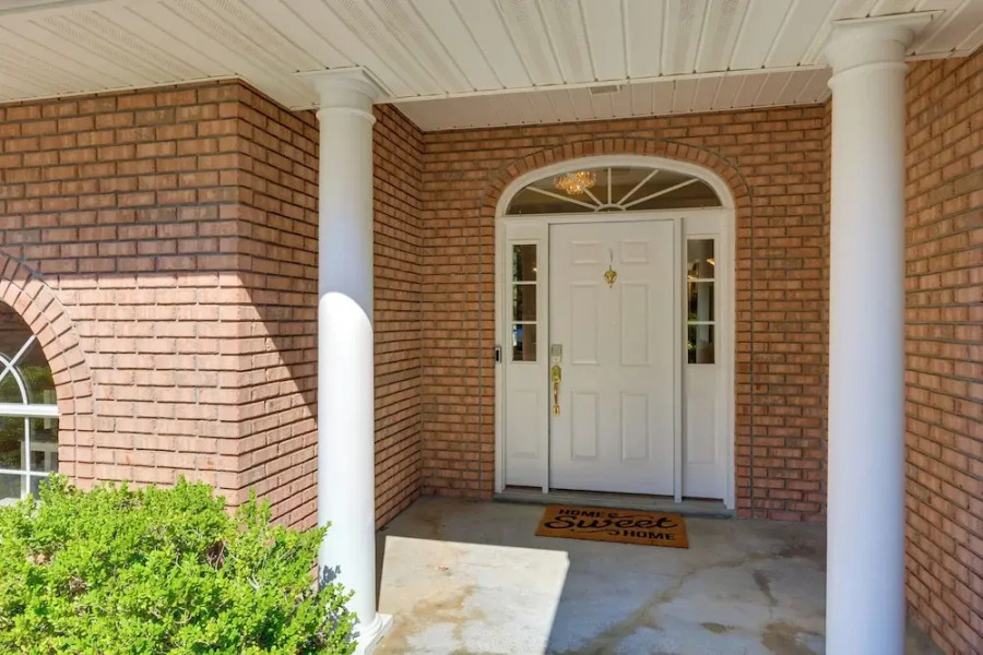 Chic Home w/ Club Access Near Bay St Louis!