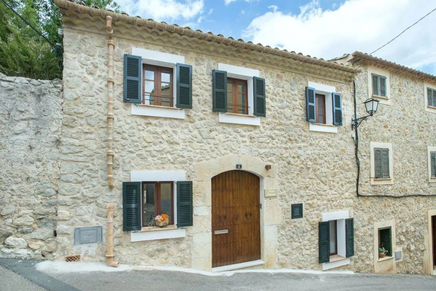Petit Caimari