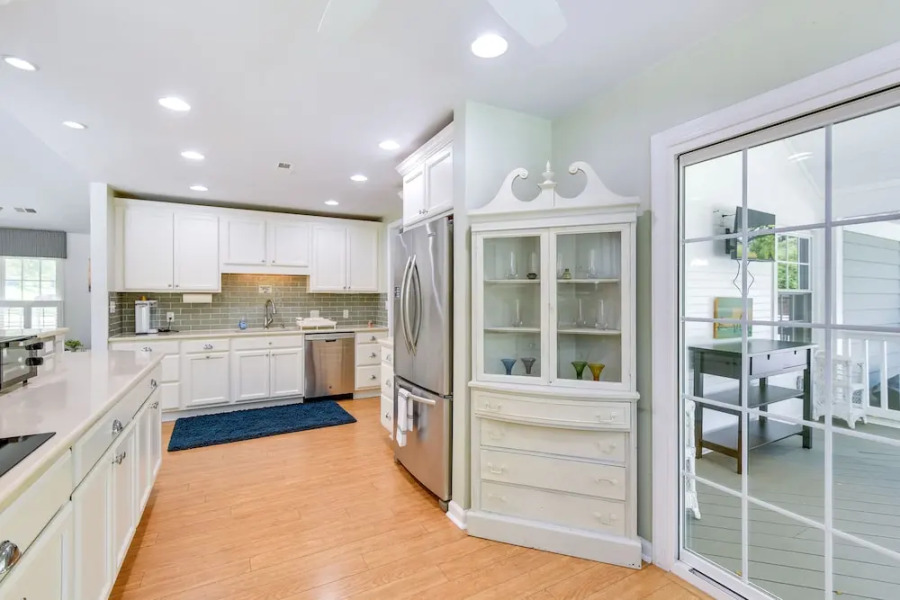 13 Mi to Annapolis: Dog-friendly Home w/ Fire Pit!