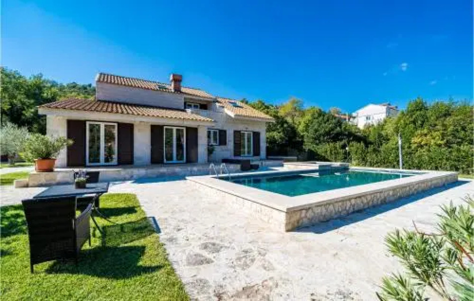 Six-Bedroom Holiday home Topolo with a Fireplace 03