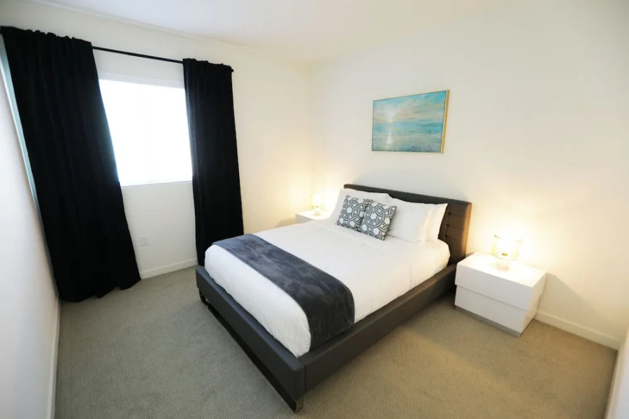 Hollywood Landmark Residences