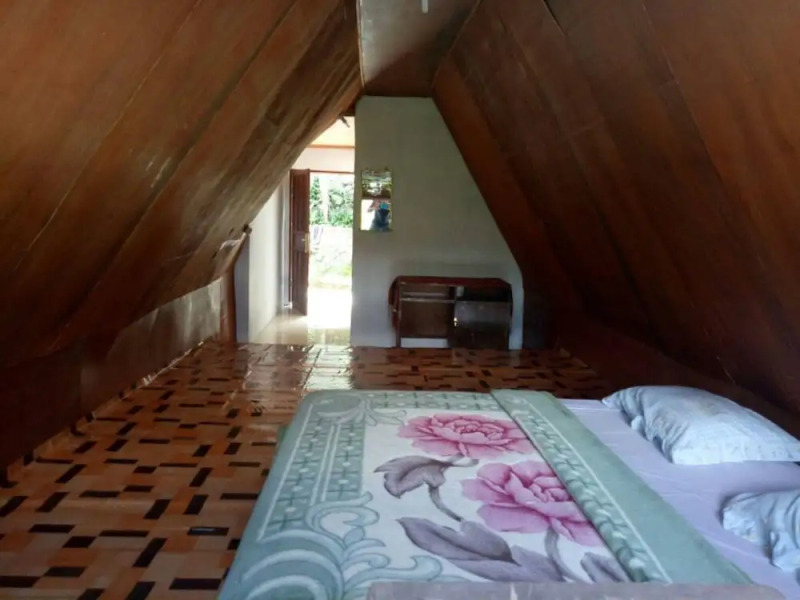 Laster Jony's Guest House