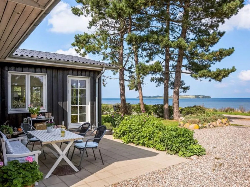 "Varma" - 25m from the sea in Sealand