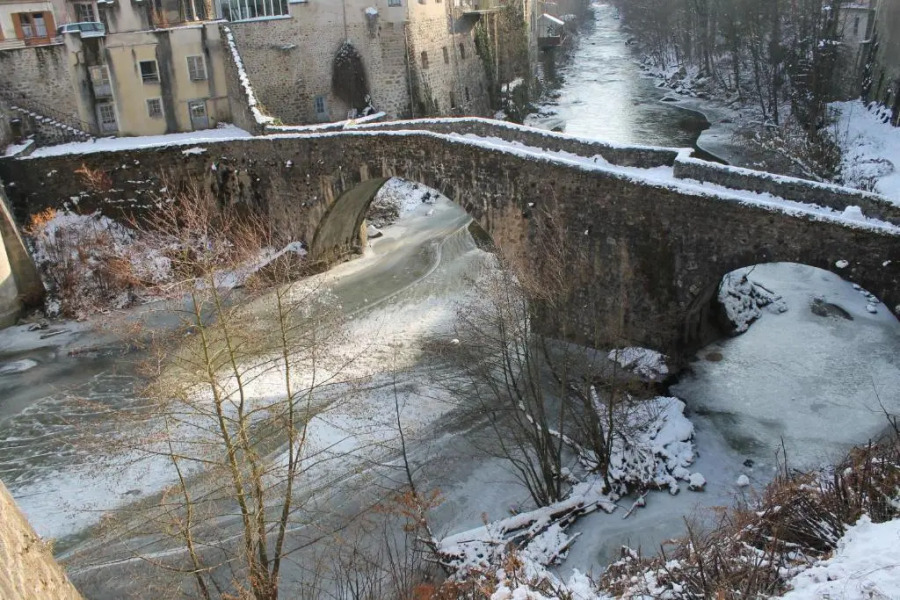 Studio Malou avec cuisine toute équipée et terrasse aménagée
