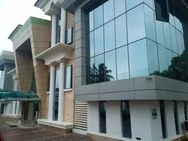 Lushville Hotel and Suites